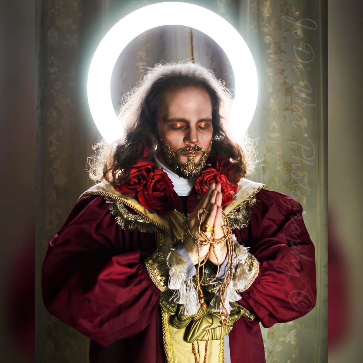 JoDiWarPhoto's tweet photo. New shoot upload. Part 1 of St. Valentine . Look with pity upon our wants, hear our requests, attend to our prayers, by your intercession relieve the miseries under which we labor may we love above all else. #stvalentine #stvalentinesday #valentinesday #photography #crown #saint https://t.co/m5TelyXAY8