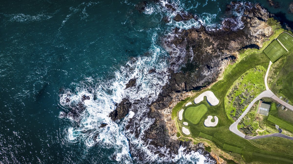 PGATour's tweet photo. The 7th hole at Pebble Beach.

Some places you just have to see to believe. 😍 https://t.co/j8aJfVYHhi