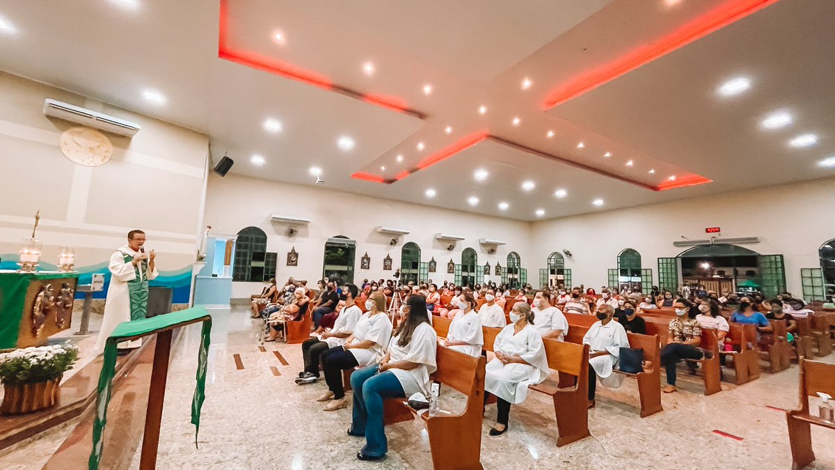 juniorferreira's tweet photo. Foi dada a largada para o Vinde e Vede 2021, retiro de carnaval da RCC em formato diferenciado, este ano devido a pandemia do COVID-19, paroquial, com os servos dos grupos de oração da paróquia com todos os cuidados sanitários. #RCC #VindeeVede2021 https://t.co/mprLvPqnbe
