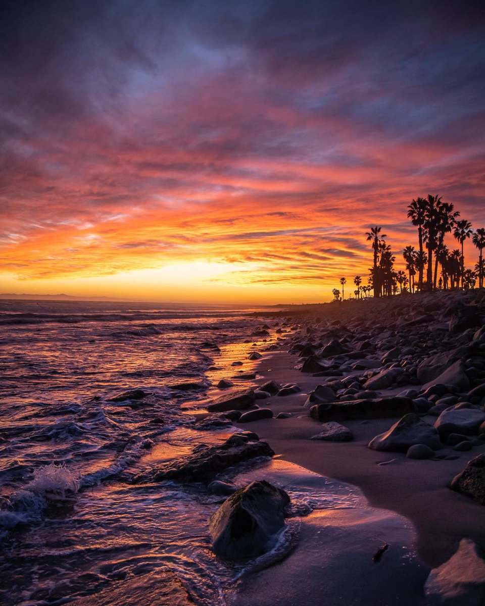 VisitVentura's tweet image. A spectacular way to start the weekend😍

📷 instagram.com/stolen_rone