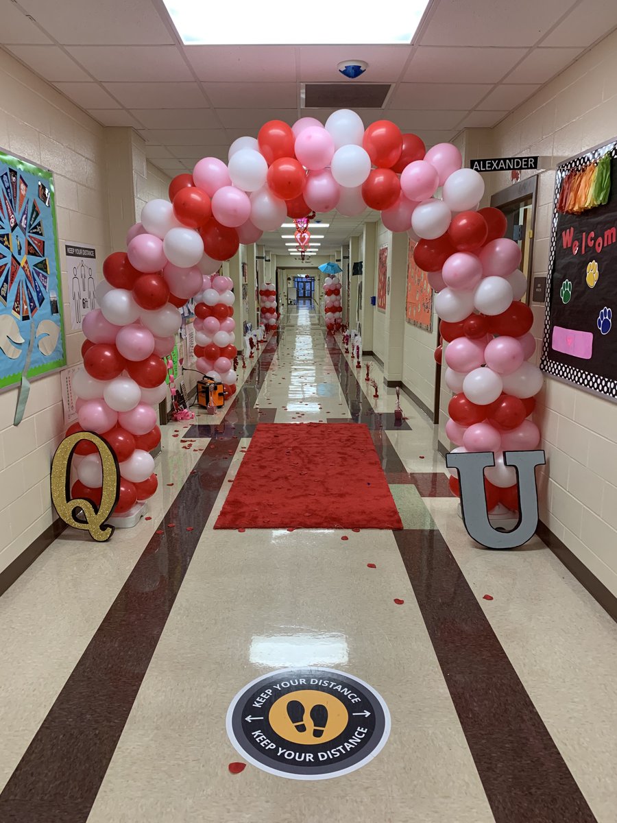 LyssyKim's tweet image. Wednesday was pure magic for our youngest Tigers.  The Fairy Tale Ball for Pre-K and the Wedding of Q &amp;amp; U for Kinder.  #MAKEKIDSLOVESCHOOL
@Supt_comalisd @KristaMoffatt @WrayKrista @NickleberryTPES @Lesliemdurst