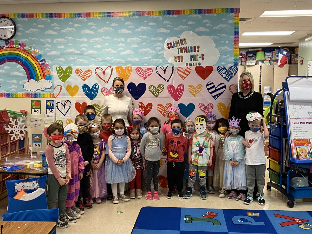 LyssyKim's tweet image. Wednesday was pure magic for our youngest Tigers.  The Fairy Tale Ball for Pre-K and the Wedding of Q &amp;amp; U for Kinder.  #MAKEKIDSLOVESCHOOL
@Supt_comalisd @KristaMoffatt @WrayKrista @NickleberryTPES @Lesliemdurst