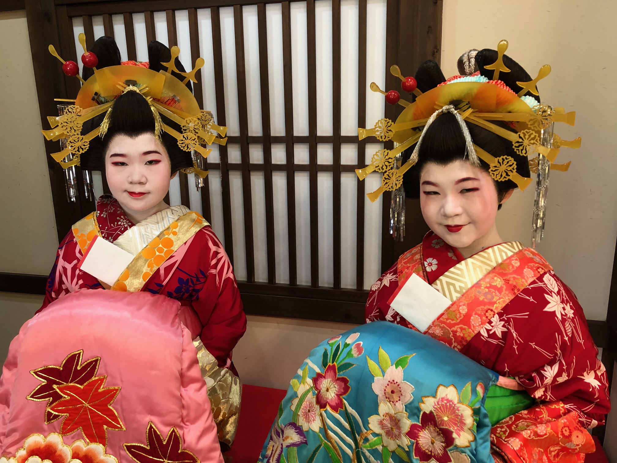 東映太秦映画村 時代劇扮装の館です 双子の中学生姉妹が花魁に大変身 ダブル花魁の大迫力ーーーー 美しい 映画村 京都 時代劇扮装の館 花魁 双子で花魁ちゃん 変身 Kyoto T Co Rfbwhucptn Twitter