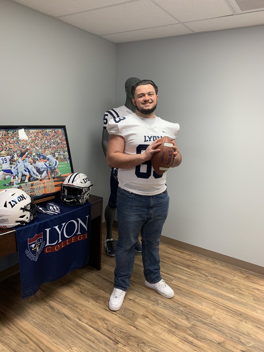 coach_josh63's tweet photo. I’m excited to say I’ll be taking a game day visit @LyonScotsFball this April!! #LyonWay 
@LyonHBC 
@CoachBlann 
@CoachBradShea 
@CHS_FB_Recruits https://t.co/WAzRk4uVjT