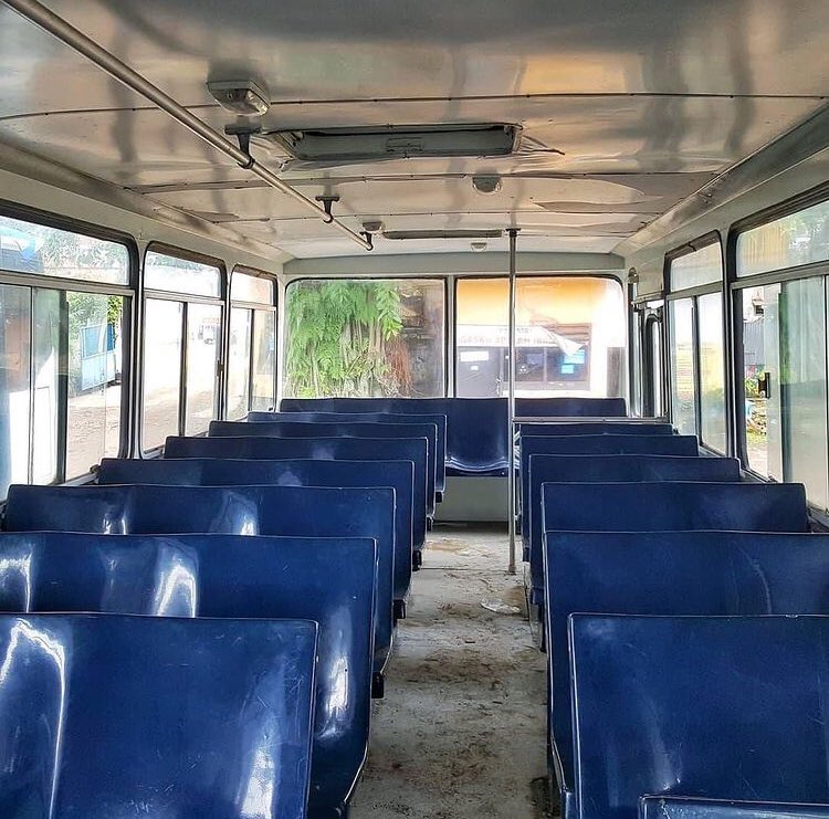 infobdg's tweet photo. Apa yang taruwit ingat saat melihat kursi ini?

Mimin sih dikasih permen jahe sama Mamang-Mamang tapi pas mau dibuka eh ditagih uang 🤣

Foto : Ryon Fauzan, Napak Tilas Bandung Tempo Doeloe https://t.co/dIqyuBD1ND