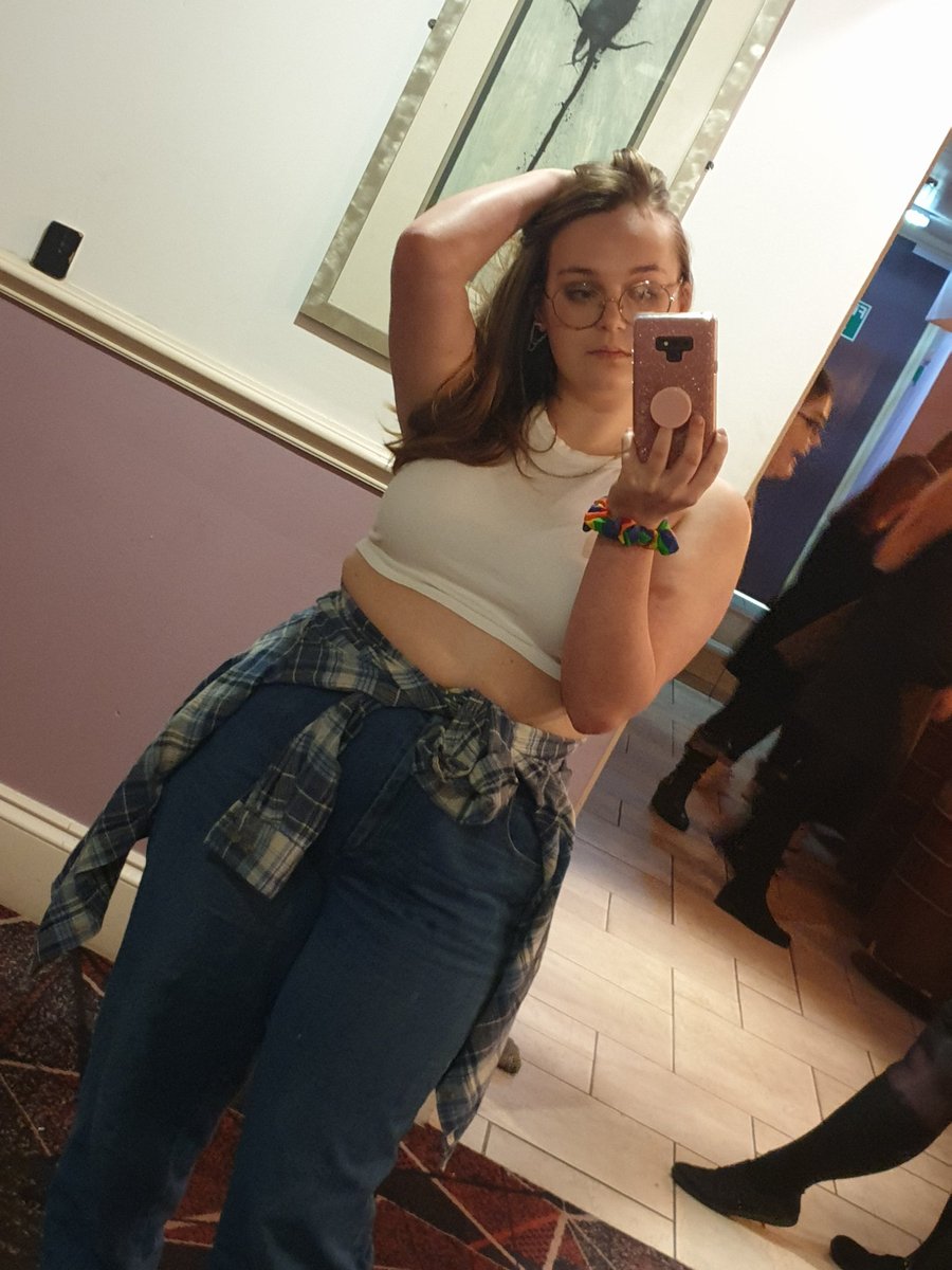 Not really dressed up but I *was* out, and it *is* the gayest I've ever looked so 15/10