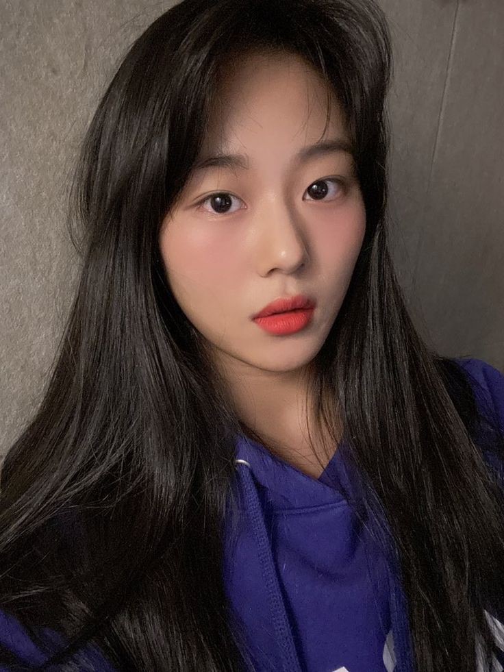 ℙ𝕒𝕣𝕜 ℂ𝕙𝕒𝕖𝕣𝕚𝕟 (채린)13 March 2002Main Dancer, Sub Rapper, Vocalist𝕄𝕠𝕣𝕖 𝕀𝕟𝕗𝕠 𝕒𝕓𝕠𝕦𝕥 ℂ𝕙𝕒𝕖𝕣𝕚𝕟!♡- Chaerin is former trainee Bighit Entertainment- Chaerin is friend with Jungkook BTS- Chaerin is the most flexible in Cherry Bullet