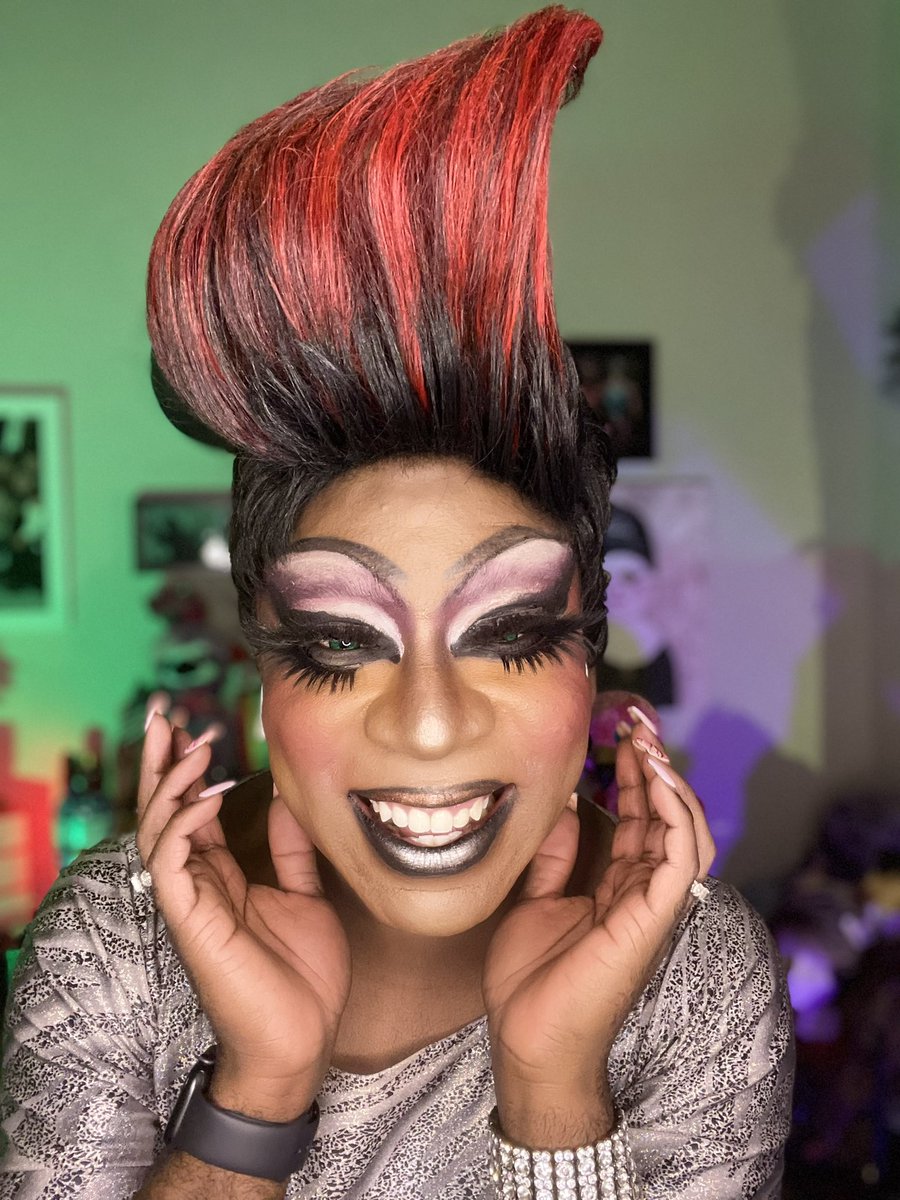 divaminor's tweet image. My look for tonight’s virtual murder mystery game! 💖 Do I look innocent or guilty? #VirtualHost #Host #Entertainer #LetsHaveAFefe #Phoenix