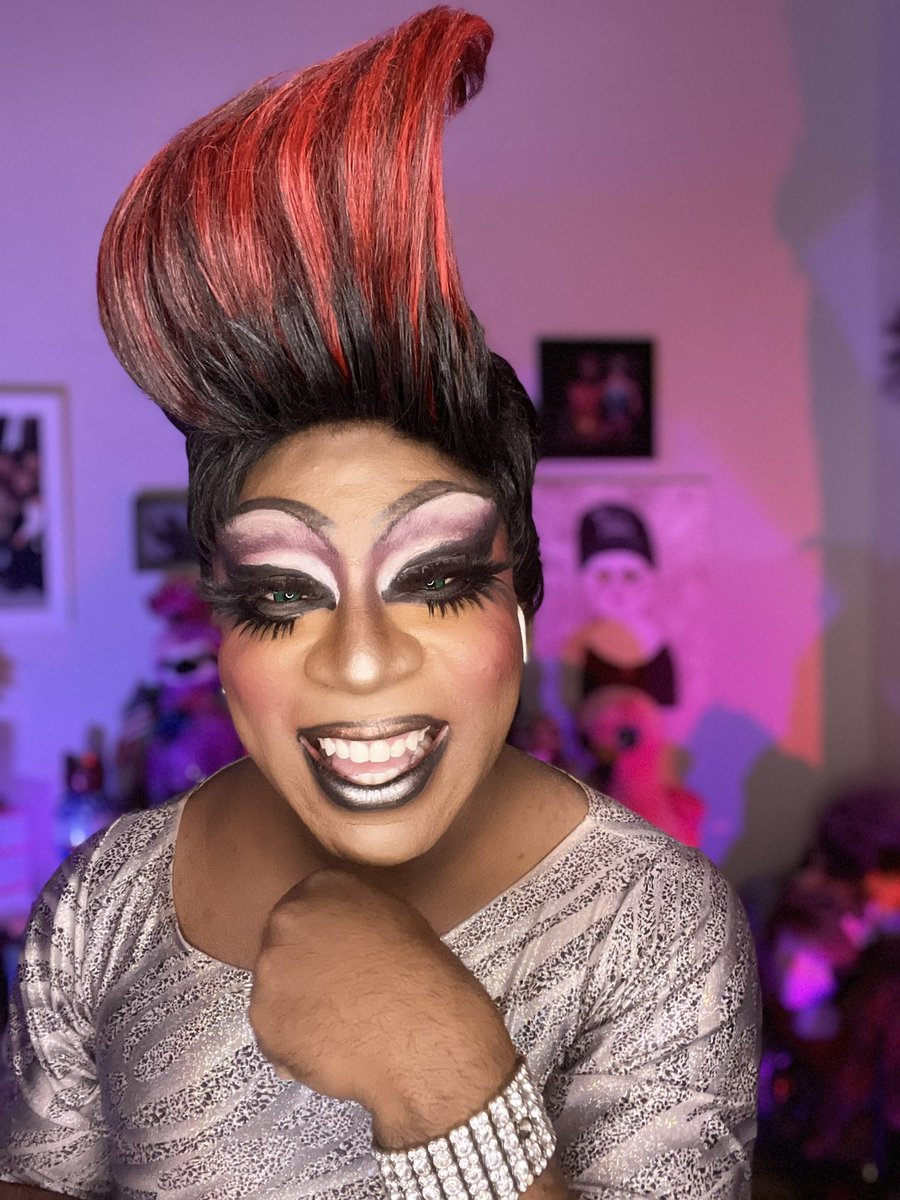 divaminor's tweet image. My look for tonight’s virtual murder mystery game! 💖 Do I look innocent or guilty? #VirtualHost #Host #Entertainer #LetsHaveAFefe #Phoenix