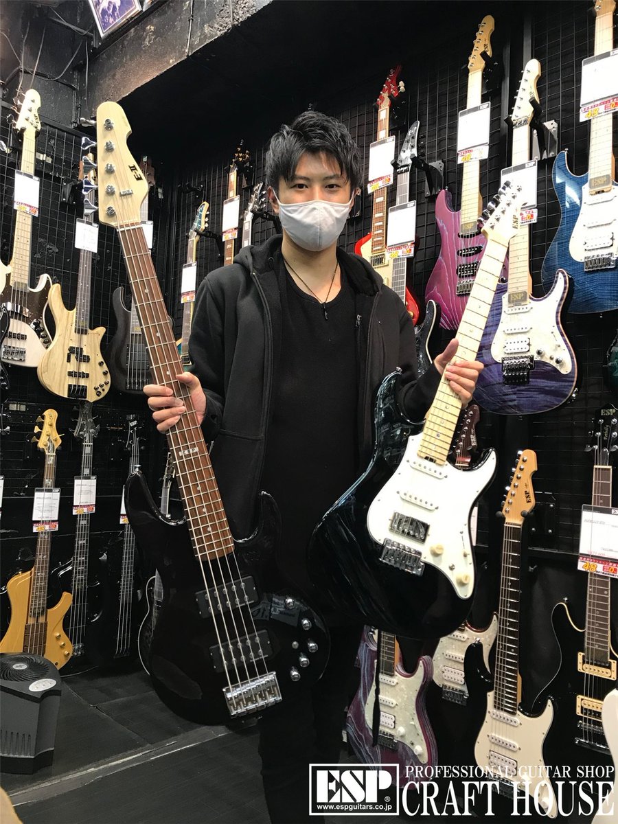 espcrafthouse's tweet photo. 【ご来店】
昨日、福原善勝氏（@F_YOSHIKATSU）がご来店🎉

ESPとエンドース契約頂き、
ESP SNAPPER-ASM /BK ＆ AP-5 /STBK をご愛用頂ける事になりました🎸

#ESP渋谷 https://t.co/AKaM6y1v1v