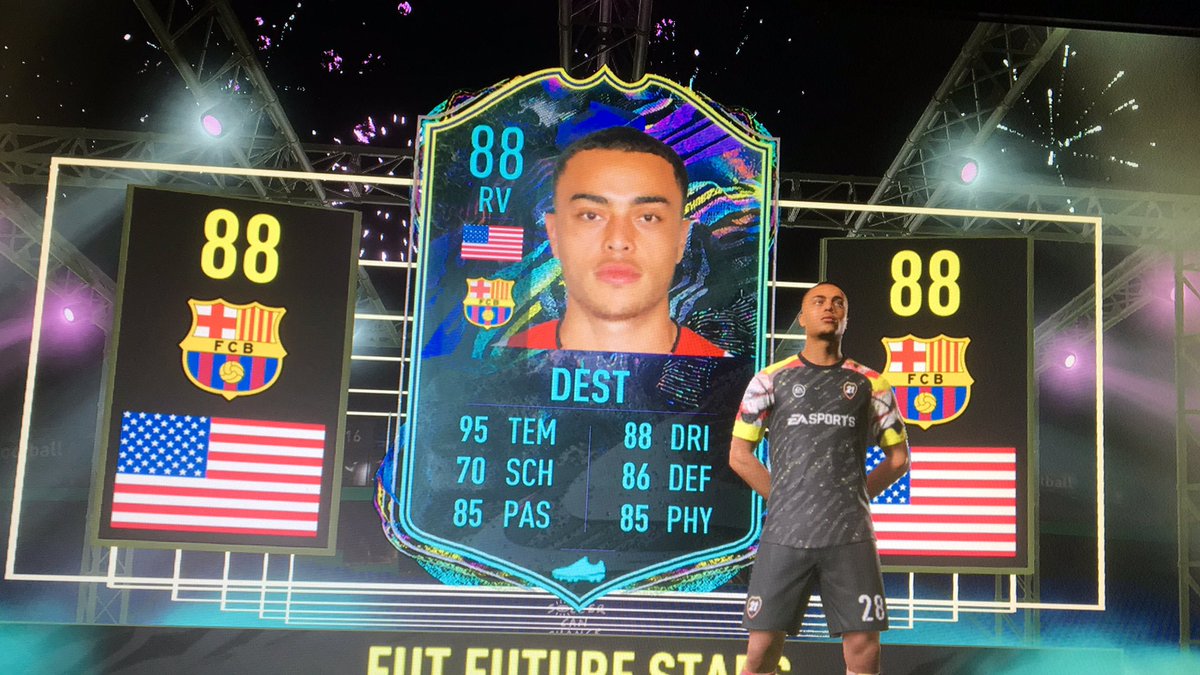 iwmg_marc's tweet photo. Zum TOTY eine Woche lang hunderte Packs geöffnet und bei jedem Walkout, wenn die Türen aufgehen, wie ein Verrückter „blauuuuu“ geschrien. Nichts.

1. Mini-Pack zum Future Star Event geöffnet, nur mit einem Auge auf den Bildschirm geguckt, leise „lila“ gesäuselt und boom..GG EA 😂 https://t.co/DP76cSzyCp