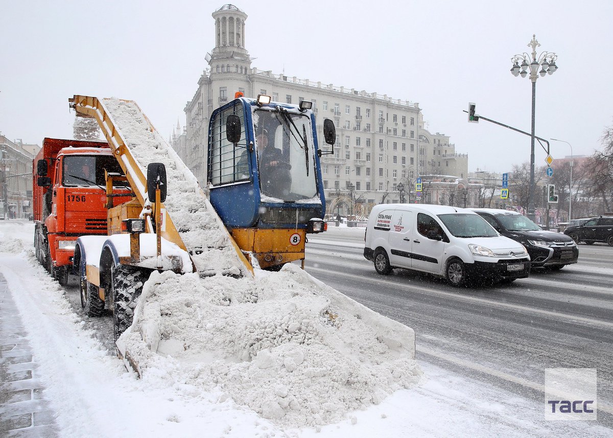 Места где идет снег. ТАСС транспорт. Где идет снег сейчас в Новичихе. Рамбо «шёл снег». До скольки будет идти снег.
