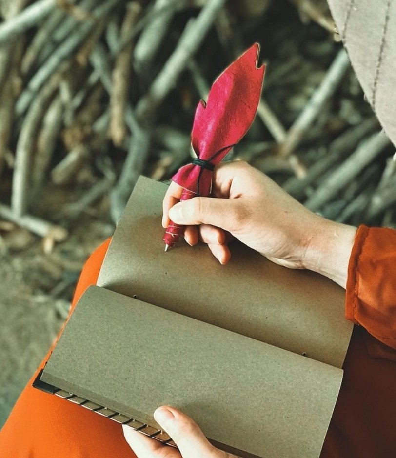 Kırk cumle kuruyorsun agzını acmadan vazgecıyorsun...
İncinme değil bu insanlara olan inancını yıtırme!
