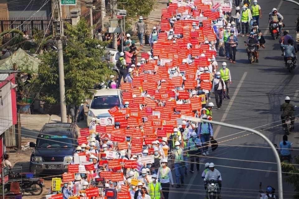 Voices AGAINST MILITARY COUP are going stronger on the streets day by day but we know that it is the strongest in our hearts. We must win this together #WhatsHappeningInMyanmar #Feb13Coup #MilkTeaAlliance #ShameOnYouRussia #ShameOnYouChina