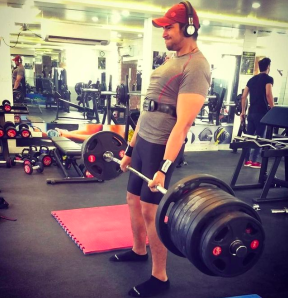 coachutsav's tweet photo. #throwback2k16
Baithe-baithe kya karein,
Karna hai kuch kaam,
Shuru karo weight lifting,
Leke deadlifts ka naam! 🏋️♂️
#coachutsav #weightlifting #weightlift #deadlift #deadlifts #deadlifting #fitindiamovement #fitindia #fitindiahitindia #fitindian #fitnesscoach https://t.co/g7GUY6P94i