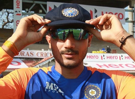 virendersehwag's tweet photo. Dafa 302 Test Cap for an Indian.
Test cap no 302, Bas gilli udana @akshar2026 https://t.co/GDRScxVWO6