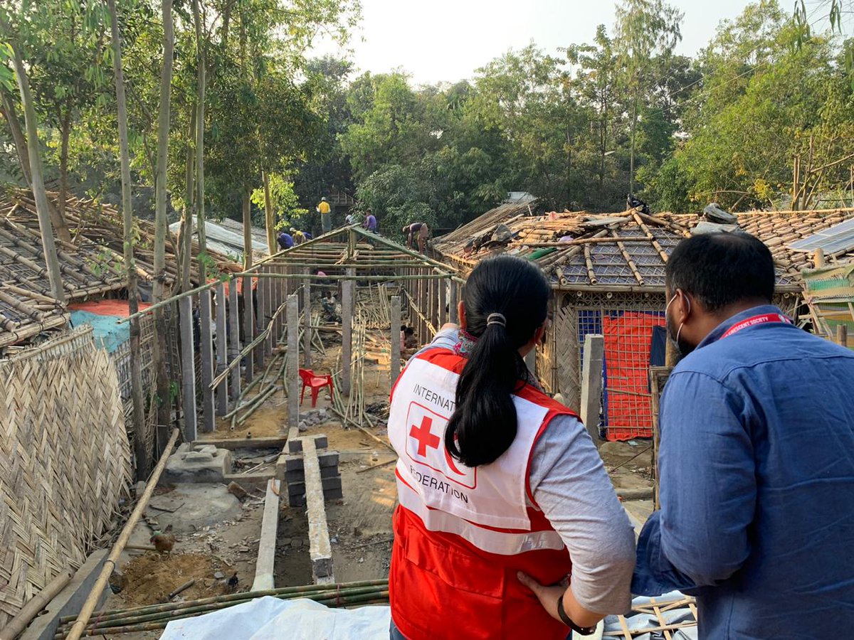 IFRCAsiaPacific's tweet photo. Staying home has been very important now more than ever. 

In a place like the #CoxsBazar Bangladesh refugee camps, there are severe challenges to this. Red Cross &amp; Red Crescent teams have been doing their best to provide better shelter support there amidst #COVID19. https://t.co/3daHJ0FzUH