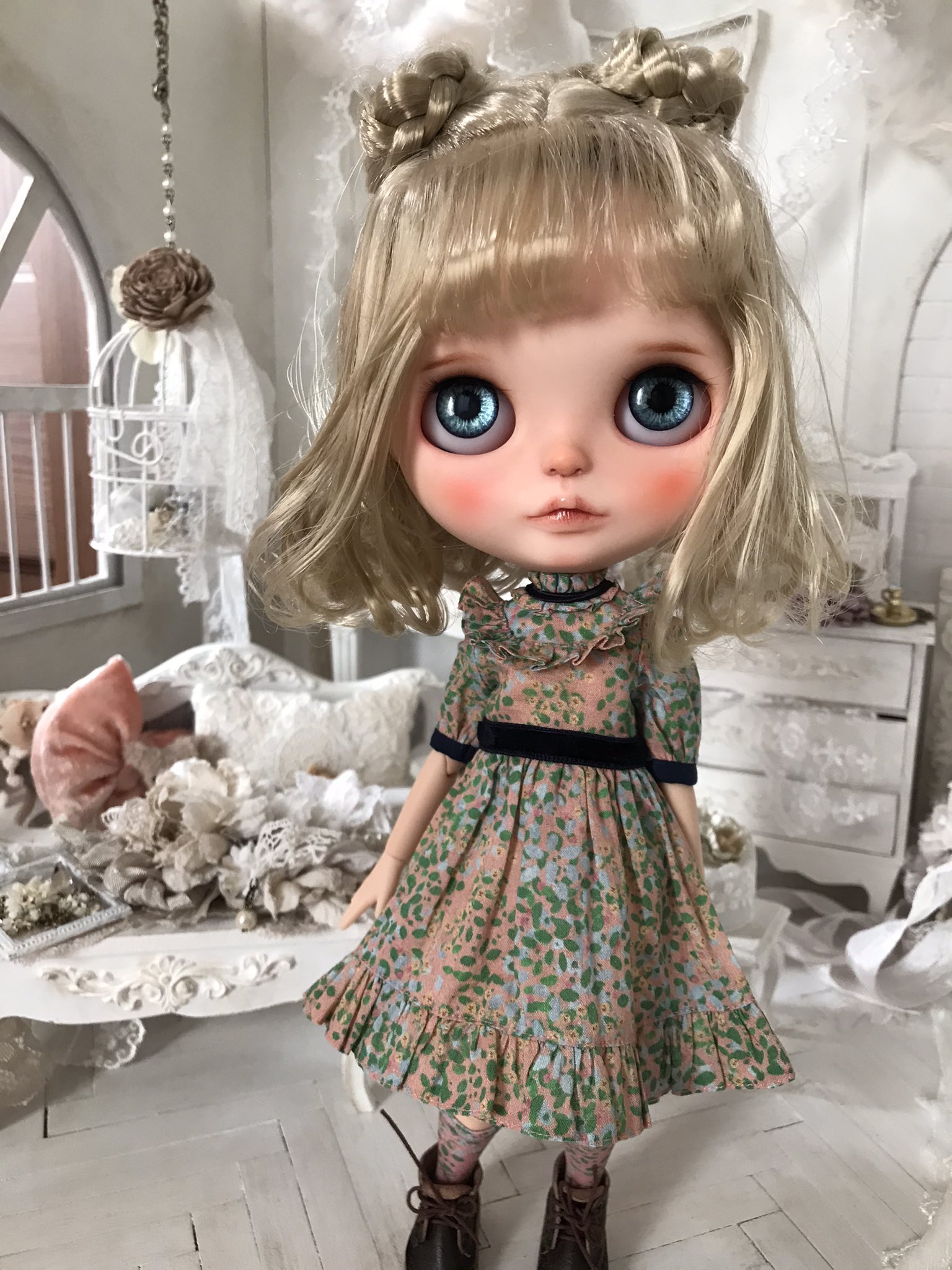 Shiho 可愛い子やってきました ブライスって並べるの難しいですよね Blythe Blythecustom Customblythe Doll ブライス カスタムブライス ネオブライス ドール T Co C9q7y5nry7 Twitter