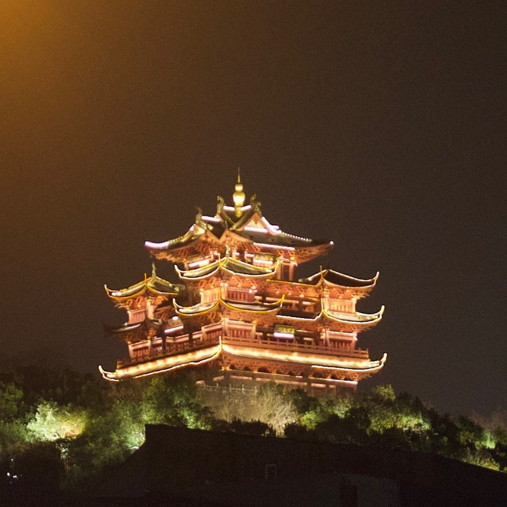 Pagoda 
#Hangzhou #China
#travel #travelphotography #travelling #chinaadventure #instatravel #travelgram #weekendtrip #city #cityscape #asian #reflections #town #culture #culturalheritage #architecture #lights #beautifuldestinations #nationalgeographic #exploringtheglobe #ho…