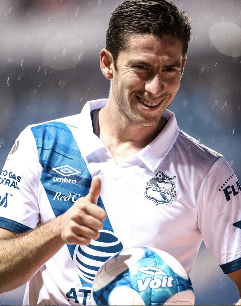 InvictosSomos's tweet photo. Primer hat-trick como futbolista profesional, Puebla goleó y es el jugador mexicano con más goles en lo que va de C2021. La noche de Santi Ormeño. TRANQUI. 

📷 @ClubPueblaMX https://t.co/dF9D4jPPnr