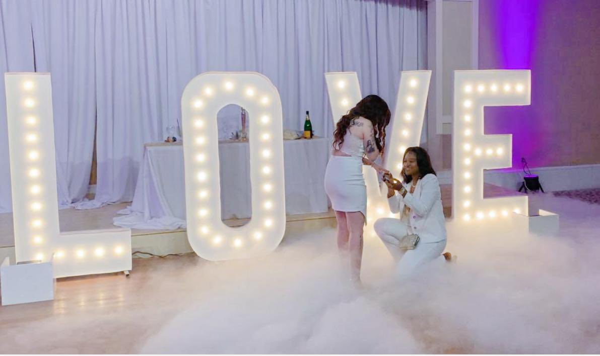 ElianteM's tweet photo. I popped the question and she said YES!!! We’re engaged 💍😁😁❤️❤️🏳️‍🌈 https://t.co/xcdjcoldWl