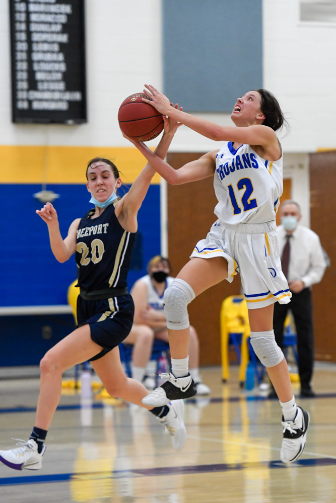 🏀📷<a href="/FreeportGirlsBB/">Freeport Girls Hoops</a> holds off late comeback attempt by <a href="/DASDTrojans1/">Derry Area Athletics</a> to win 53-43 in WPIAL Class 4A Section 1 Action. For game roundup and more pix visit westernpasports.com/blog/2021/2/gi…   <a href="/FASD_Athletics/">Freeport Athletics</a>