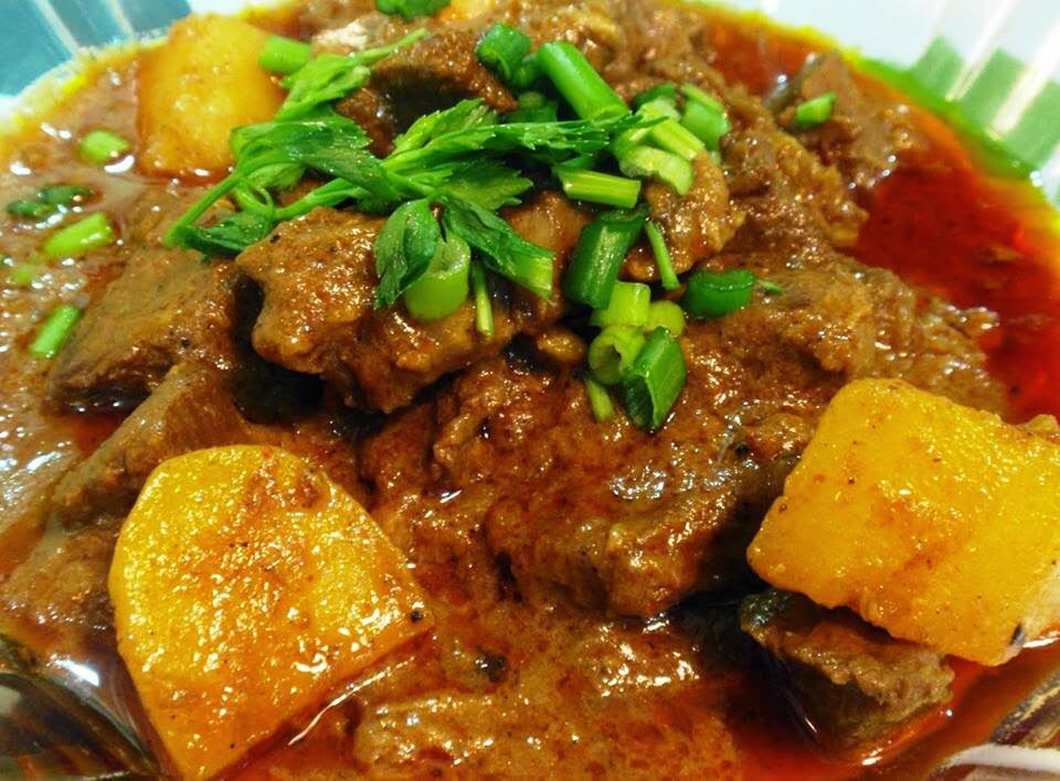 littlemeowidaD2's tweet photo. // food

16 yo &amp; I made pulut kuning (yellow glutinous rice) &amp; kari kambing (mutton curry) for lunch again by request fr the maknae🤣 Usually a dish had on special occasions since it’s a bit tedious to make &amp; super rich with coconut milk &amp;starch #weekendcook (Only WIP pics mine) https://t.co/8YfFtjcvgD