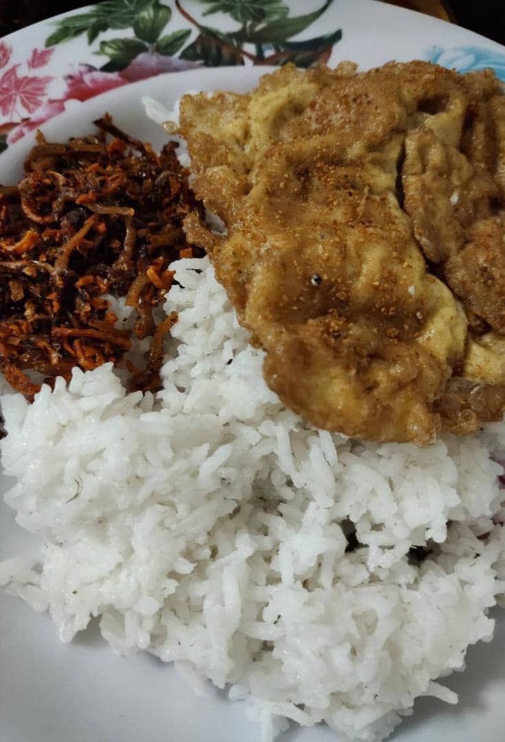 bynursyazwani's tweet image. Sesuai makan dengan apa ?
Semua jenis makanan masuk.. 

Nasi putih + telur dadar/mata + kicap + sambal bilis garing

Mee goreng + sambal bilis

Roti + sambal bilis

Bubur nasi + sambal bilis

Semua ngam! 
Pos ada, cod area kl pun ada
msha.ke/bynursyazwani
#sambalbilisgaring