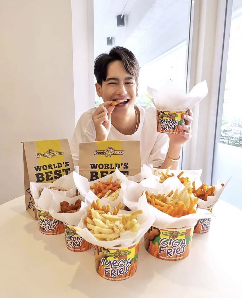 KTBSPA_TH's tweet photo. เด็กมาเชิญชวนขนาดนี้ ปล่อยเฉยไม่ได้ละ เปิดแอปสั่งเลยคับ 

#PotatoCornerTH 
#PotatoCornerxIceParis 
#ยิ่งกินยิ่งฟิน 
#ไอซ์พาริสxยิ่งกินยิ่งฟิน 
#IcePariss https://t.co/e1ds8BzjPR
