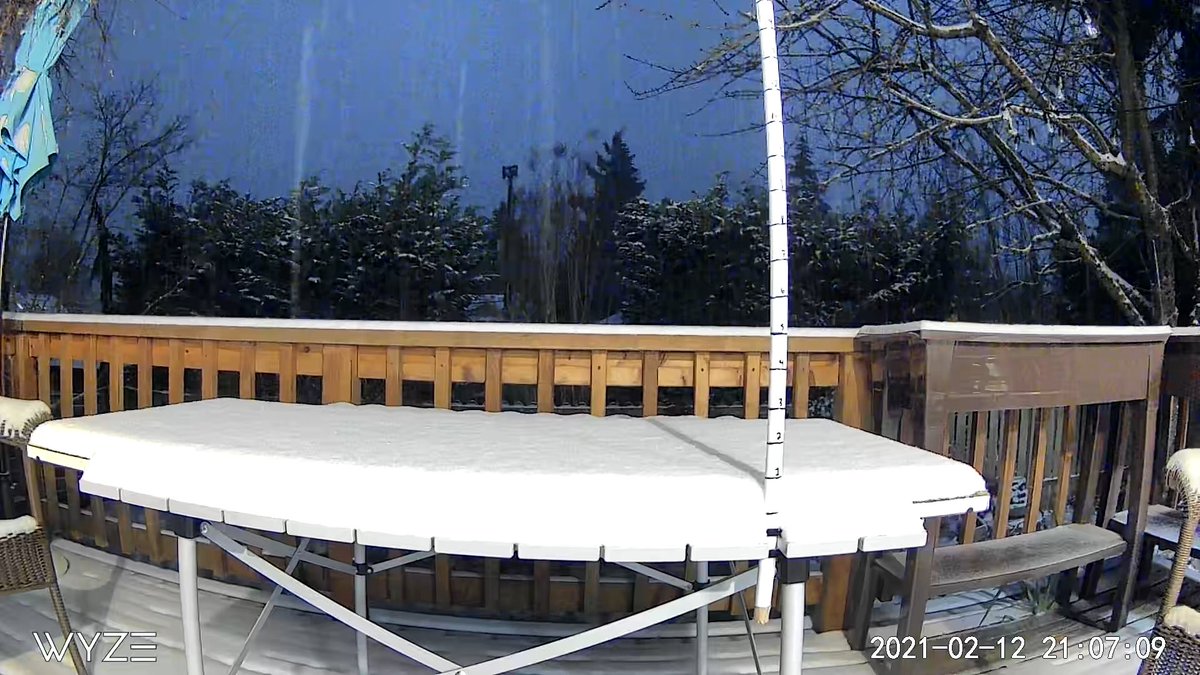 kboehrer's tweet photo. Just about 1 inch on Mercer Island (new snow) #wawx https://t.co/v720etNclL