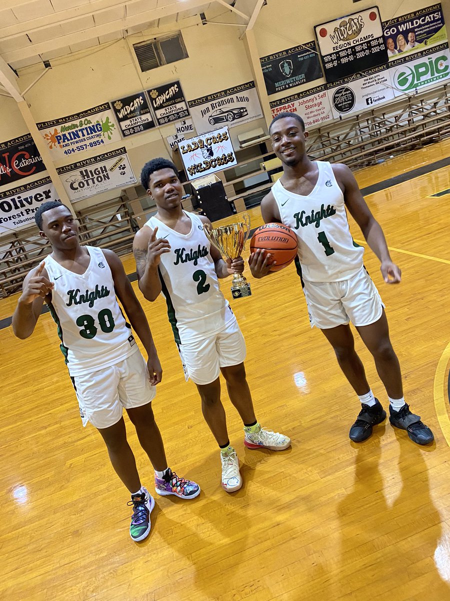 CoachD_Meeks's tweet photo. Let’s Go KNIGHTS!!!! @CoachCalvaryK @JohnzelleB GAPPS REGION CHAMPIONS https://t.co/85Ut0SpSoH