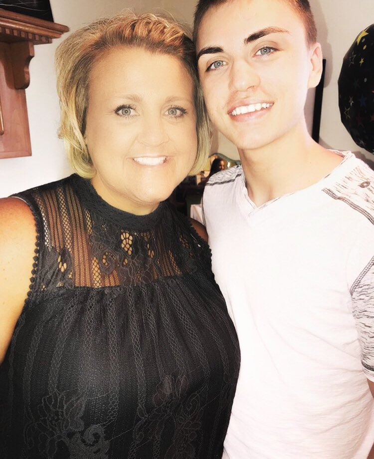 ianjoley's tweet photo. Happy 42nd Birthday to my wonderful and loving mother @amber_joley have a an amazing birthday weekend 💕🤩 #MommaJ #MommaJoley #birthday #family #love #42nd https://t.co/h5BrTtBLzv