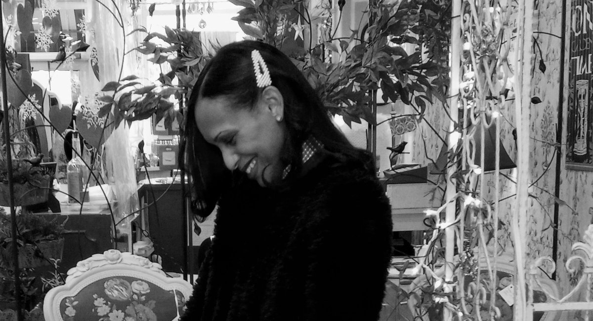 YafreisyCarrero's tweet photo. We found each other. The silence was necessary... because your eyes spoke the truth. I took the lead and declared my love. I love you forever.
#CuentoDeHadas #MrsBennett 💕 ❤️ 💃🏽 🌹 https://t.co/72JisdlkhB