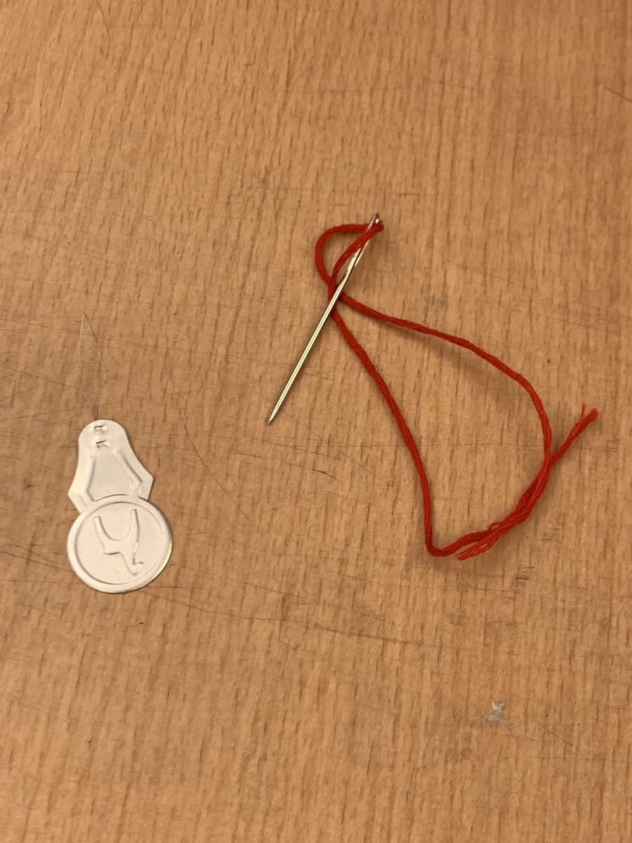 #NTA-låda: Vi testar hjälpmedel i #åk1 #sofielund #sollentuna burklocksöppnare, griptång, vänster- och högersax och nålpåträdare 🪡 ✂️