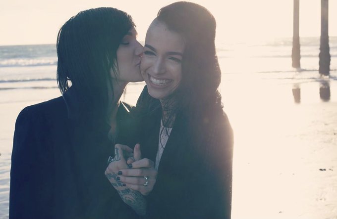 Doing a live Valentine&rsquo;s Day show on Leigh&rsquo;s Onlyfans tmrw @ 6pm PST 💗 https://t.co/JqEIOKkD7f Only $3