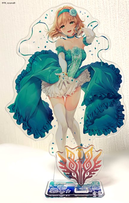 先日の絵でナタリアのアクリルフィギュア作った〜いい感じです💪☺️💕
現状これは頒布はしない自分用なのでキムラスカ紋章の小物パーツ付 https://t.co/atDyXy1ge2 