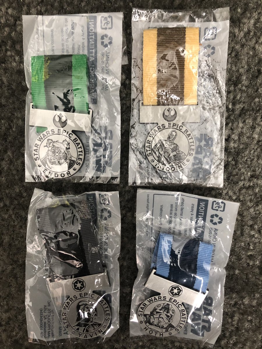 SL5146's tweet photo. Day 43 of #MySWCollection366 are the exclusive Toys R Us Epic Battle metals. https://t.co/mM11yHE7Bf