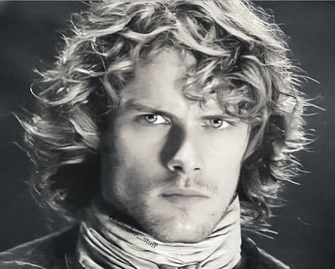 Equilibria's tweet photo. @simply_stacey You mean THIS Jamie Fraser? 🥰😂😂😂 #RelaxWeAreAllAfflicted

(Undying thanks to #Outlander_stuff for the edit) https://t.co/rUMpJoD8D1