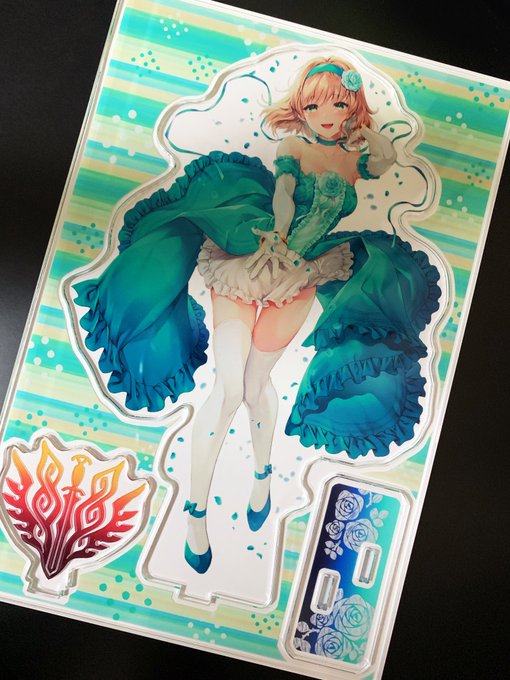 元はこんな感じのプレートタイプ
もし頒布することがあれば小物パーツと台座はデザイン変えるか無しにするつもりです(プレートタイプはお値段が高いので…w) 