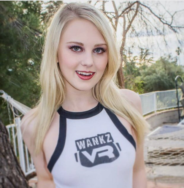 k2lily's tweet photo. Follow beautiful babe، She is like an angel!💞@lilyrader💞 https://t.co/xrcZgU2mEz