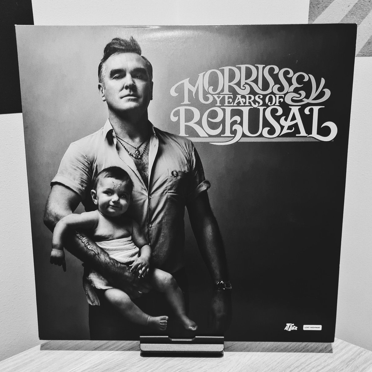 einrebell's tweet photo. i'm doing very well⁣
it's a miracle i even made it this far⁣
the motion of taxis excites me⁣
will you peel it back and bite me⁣
⁣
oh, something is squeezing my skull⁣
something i can't fight
no true friends in modern life⁣
⁣
#morrissey #yearsofrefusal https://t.co/AnM8AX62Ak