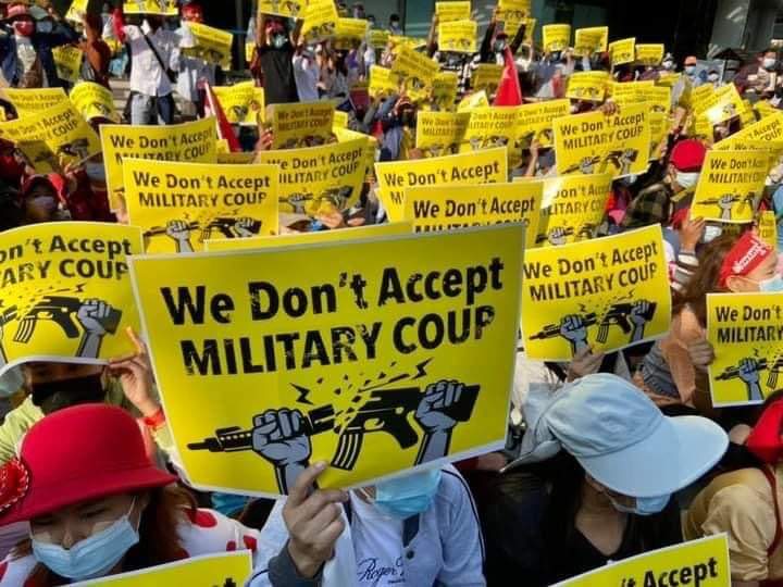 Charm33405512's tweet photo. The military junta continues to arrest senior government figures, despite ongoing protests. Protesters say they will continue until the junta ends.

STOP NIGHT ARRESTS
#Feb13Coup
#WhatsHappeningInMyanmar https://t.co/iBiBJDHj5x https://t.co/org6NwPKSa