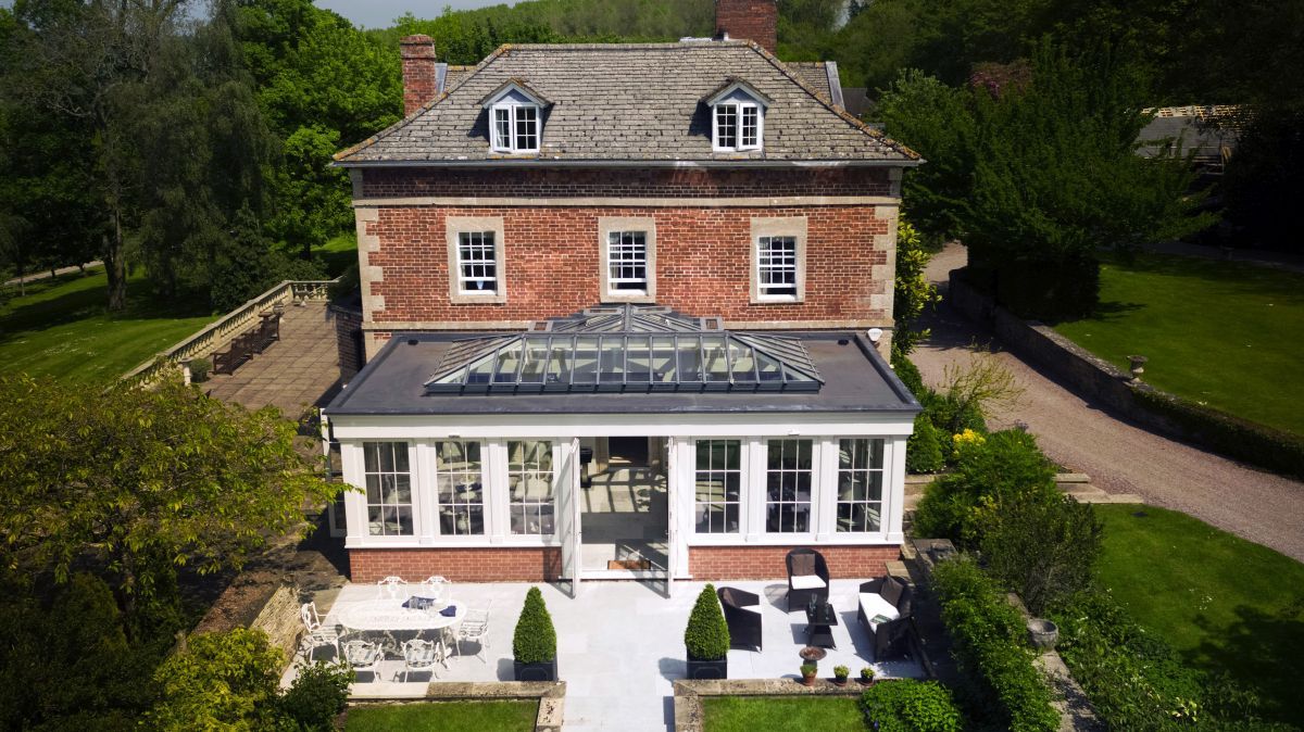 dsalisburycons's tweet photo. Big thanks for your support! 🚀😍 

We have now exceeded 7,000 Instagram followers - give us a follow for all the home improvement inspiration you’ll need: @dsalisburycons 🏡👍

Photo credit: @NickCarterPhoto

#Orangery #house #home #luxury #renovation #Drone #dronephotography https://t.co/rDeQOO34qB