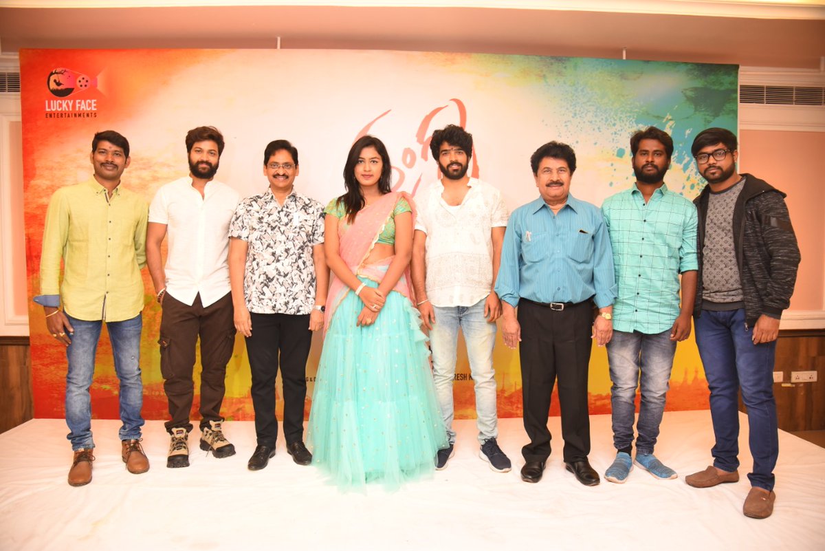 tazacinema's tweet photo. Lucky Face Entertainment’s Production No.1 #RanguBommalaKatha Launched Today.

🎬 - K. Atchi Reddy
🎥 - Syed Sohail Ryan
🎤 - S.V.Krishna Reddy 

@LuckyFaceYT @Gopichoreogra22 https://t.co/LfXtSwpcpx