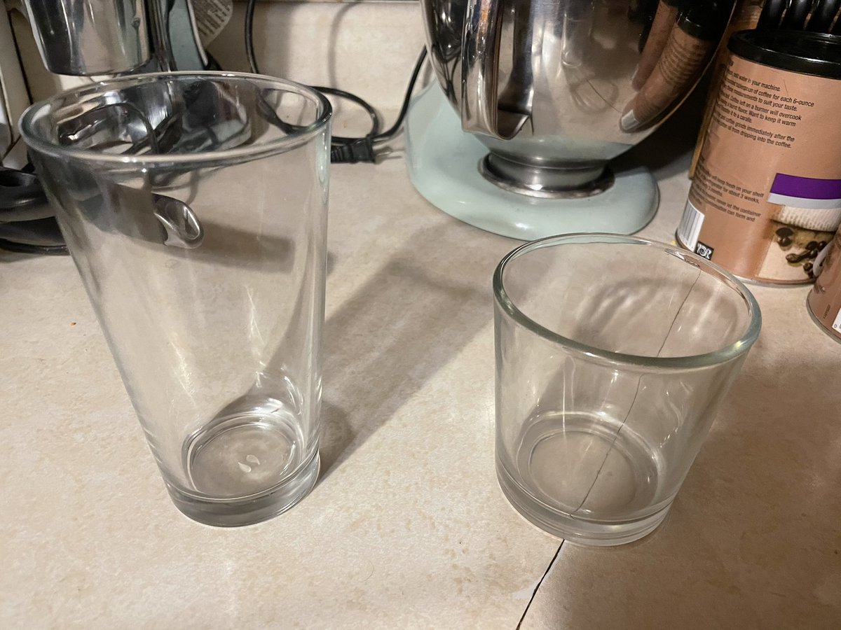 ManManMan36's tweet photo. The two glasses for today’s survey https://t.co/4xM5zIGbUn