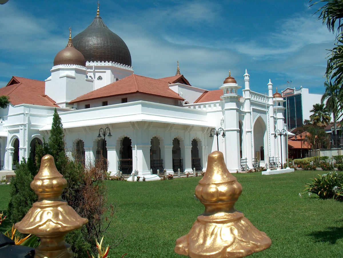 We're off to Kapitan Keling Mosque in George Town, Malaysia. It was built in the 19th century by Indian Muslim traders. It's a World Heritage Site and is in the center of George Town's Tamil Muslim neighbourhood. It's a beautiful Mosque.