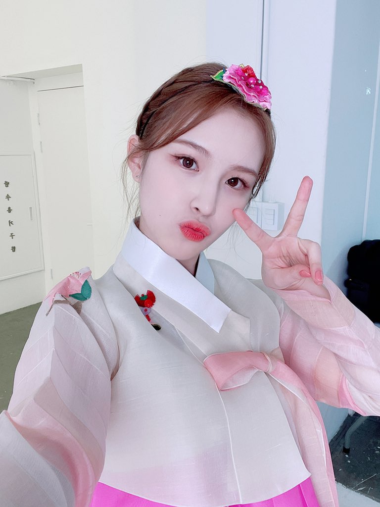 [#이재희] JAEHEE DAY❤️
데일리가 한복 재희를 
너무 좋아해 주셔서 
준비한 한복 재희🧧
🦅☀️ 복 많이 받으세요요요🌕

#Weeekly #위클리
#LeeJaehee