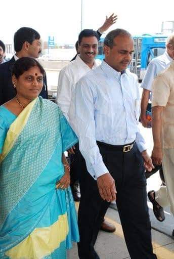 adala_reddy's tweet photo. Memories of humble human YSR https://t.co/Gj7JseB6uC