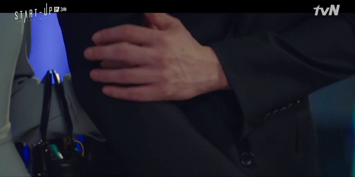 When he wanted to help her though she was a strangerThe support of the those handsDODAL SailWithoutAMapBae SuzyNam JooHyuk