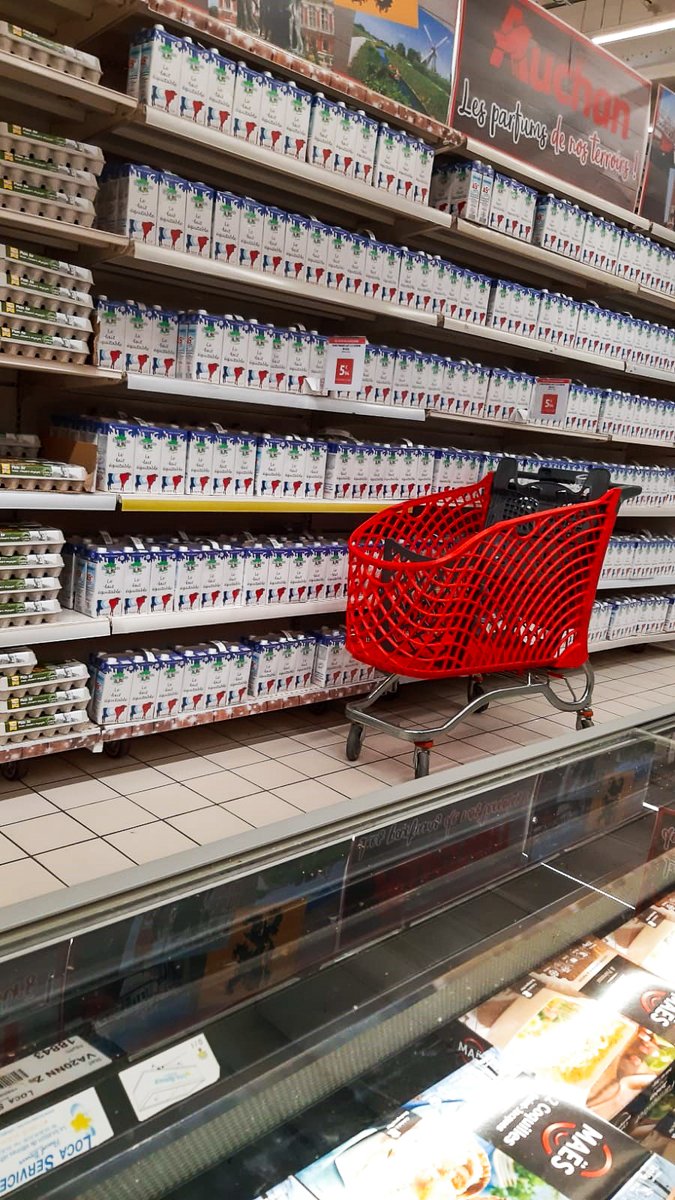 Fairefrance's tweet photo. Les #agriculteurs @Fairefrance  @hautsdefrance pensent qu'on devrait toujours avoir le choix de rémunérer à #45cts les #agris en achetant son lait ...  @AUCHAN_France #Boulogne l'a bien compris ! Merci d'offrir cette possibilité aux consom'acteurs ! 🤝🤩👏🥰📸🙌 https://t.co/lhGDDV0Fw8